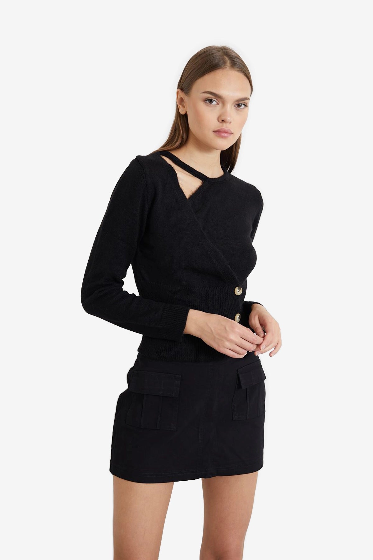 Pull asymétrique à boutons